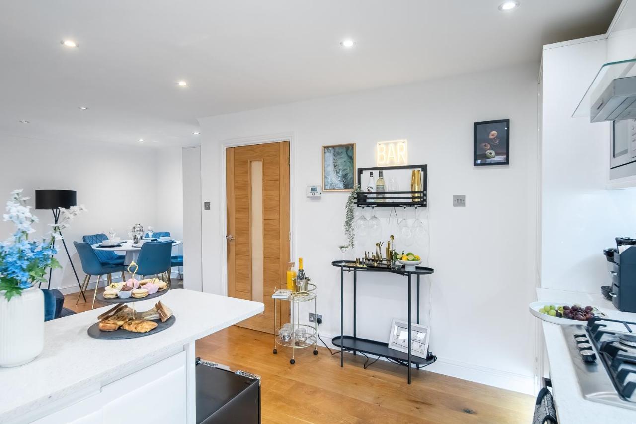 Chic 3 Bed Apartment Near London Bridge With Balcony Екстер'єр фото