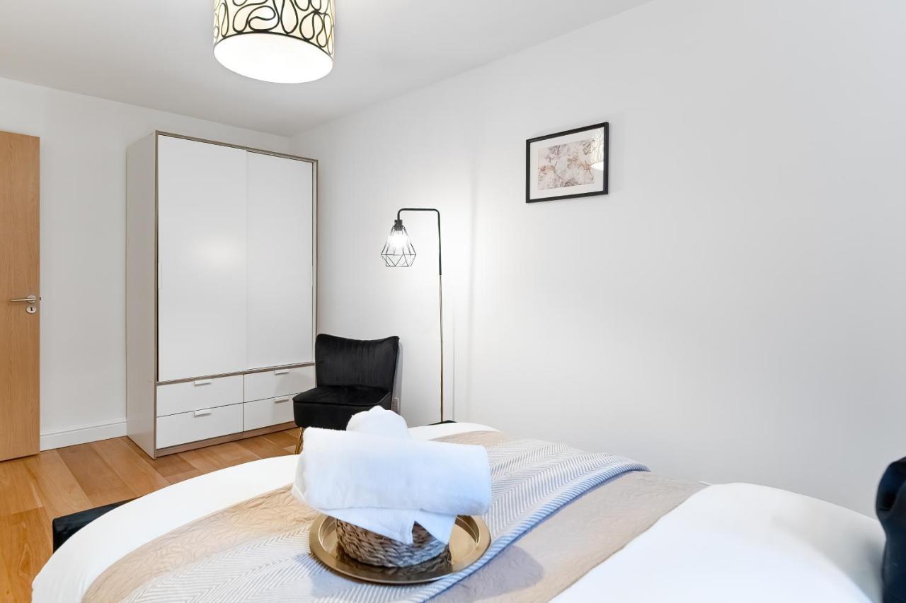 Chic 3 Bed Apartment Near London Bridge With Balcony Екстер'єр фото